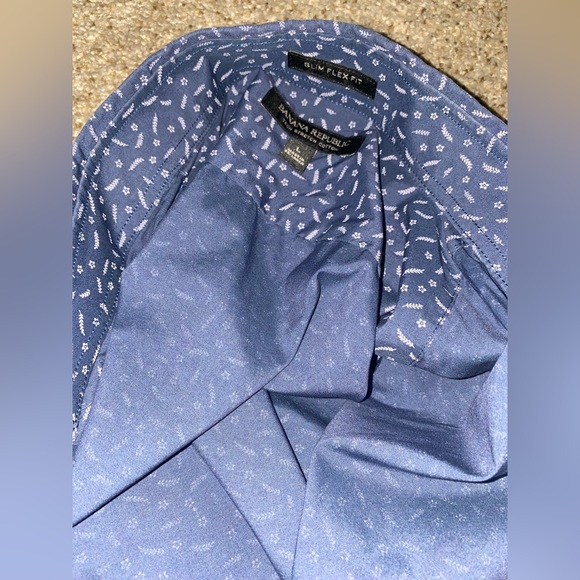 Slim-fit size large Men’s long sleeve dress shirts, Banana Republic - Picture 2 of 3